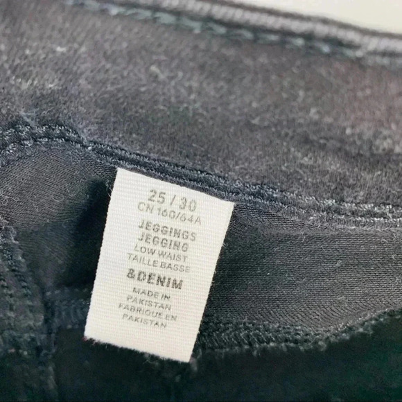 H&M push-up 25x30 Dark black denim jeggings - Picture 6 of 10